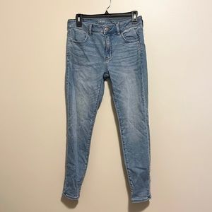 American Eagle Light Wash Hi Rise Super Stretch Jeans Size 8